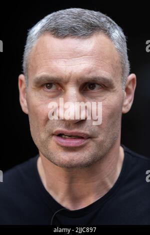 KIEW, UKRAINE - 06. Juli 2022: Vitali Klitschko ist ukrainischer Politiker und ehemaliger professioneller Boxer, der als Bürgermeister von Kiew und Leiter der Stadtverwaltung von Kiew fungiert Stockfoto