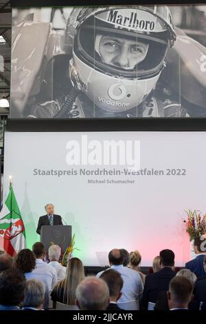 Jean TODT, ehemaliger Teamchef Ferrari, bei seiner Laudablaufrede, roter Teppich, Red Carpet Show, Ankunft, Verleihung des Staatspreises des Landes Nordrhein-Westfalen am 20.. Juli 2022 in Köln © Stockfoto