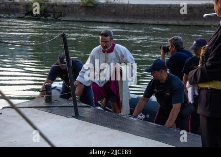 Roma fiume Tevere ponte Garibaldi processione della Madonna Fiumarola Stockfoto