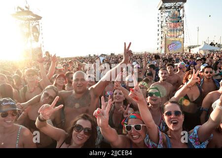 Roma, Italien. 23.. Juli 2022. Der italienische Sänger Jovanotti Pseudonym von Lorenzo Cherubini während des Konzerts am Strand von Marina di Cerveteri. (Rom Italien. 23. Juli 2022 Quelle: dpa/Alamy Live News Stockfoto