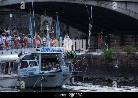 Roma fiume Tevere ponte Garibaldi processione della Madonna Fiumarola Stockfoto