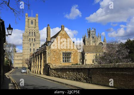 Blick auf die Kathedrale von Ely; Ely City; Cambridgeshire; England; Großbritannien Stockfoto