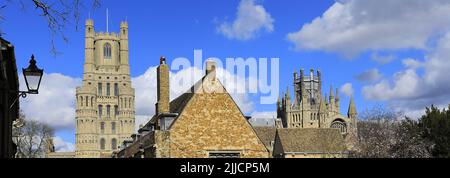Blick auf die Kathedrale von Ely; Ely City; Cambridgeshire; England; Großbritannien Stockfoto