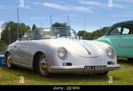 Silberner Porsche Speedster 1956 356A Classic Sports Car, Christchurch, Großbritannien Stockfoto