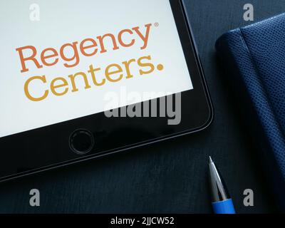 KIEW, UKRAINE - 06. Juli 2022. Logo der Regency Centers Corporation Real Estate Investment Trust. Stockfoto