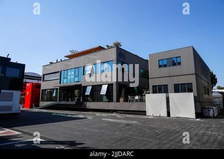 Le Castellet, Frankreich. 20.. Juli 2022. F1 Paddock, F1 Grand Prix von Frankreich auf dem Circuit Paul Ricard am 20. Juli 2022 in Le Castellet, Frankreich. (Foto von HIGH TWO) Quelle: dpa/Alamy Live News Stockfoto