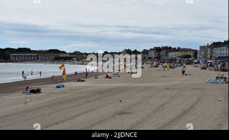 Crowded Beach Front, Weymouth Stockfoto