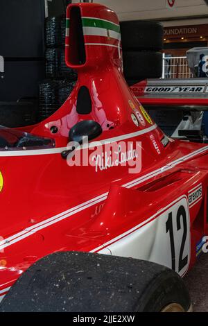 Niki Laudas 1975 F1 Titelgewinnerer Ferrari 312T in den Boxen des historischen Grand Prix von Monaco Stockfoto