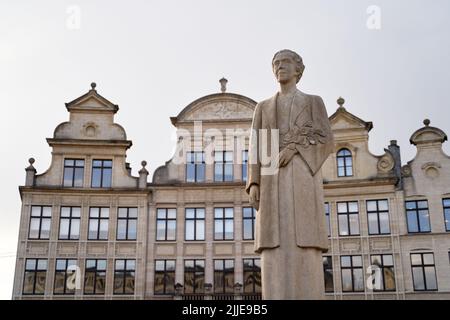 Statue der Königin Elisabeth I., auch bekannt als Elisabeth von Bayern, in Brüssel, Belgien. Stockfoto