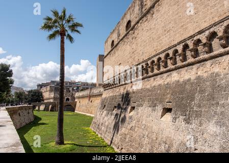 Mittelalterliche Burg in der Innenstadt von Bari, Süditalien Stockfoto