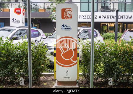 Ladestation für Elektroautos in Warschau, Polen Stockfoto