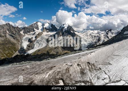 Piz Roseg, Sellagletscher und Piz Bernina von der Bergstation Piz Corvatsch, Schweiz, Graubünden, Oberengadin Stockfoto