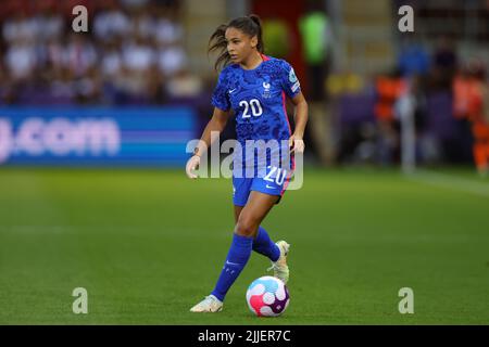 Rotherham, England, 23.. Juli 2022. Delphine Cascarino aus Frankreich während des Spiels der UEFA Women's European Championship 2022 im New York Stadium, Rotherham. Bildnachweis sollte lauten: Jonathan Moscrop / Sportimage Stockfoto