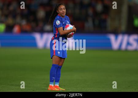 Rotherham, England, 23.. Juli 2022. Selma Bacha aus Frankreich während des Spiels der UEFA Women's European Championship 2022 im New York Stadium, Rotherham. Bildnachweis sollte lauten: Jonathan Moscrop / Sportimage Stockfoto