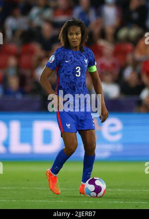 Rotherham, England, 23.. Juli 2022. Wendie Renard von Frankreich während des Spiels der UEFA Women's European Championship 2022 im New York Stadium, Rotherham. Bildnachweis sollte lauten: Jonathan Moscrop / Sportimage Stockfoto