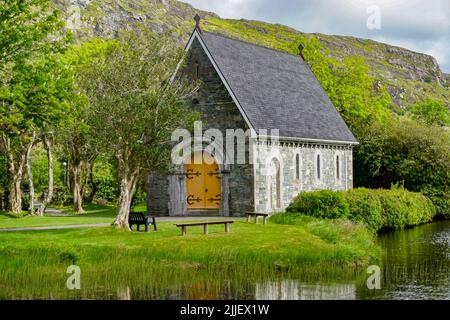 Gougane Barra, Co. Cork, Irland: Oratorium aus dem 19.. Jahrhundert, erbaut auf einer kleinen Insel im Gougane Lake, einem malerischen Tal in den Shehy Mountains. Stockfoto