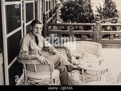 Us-Truppen Während Des Koreakrieges. Auf der Rückseite vermerkt: 'LT Ralph Dollinger (R&R Buddy)' um 1952. Aus der Sammlung von Henry G. Shebley. Stockfoto