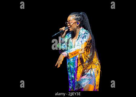 Anfiteatro del Vittoriale Italien 25. Juli 2022 H.E.R. live im Gardone Riviera Brescia © Andrea Ripamonti / Alamy Stockfoto