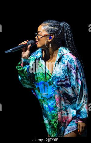 Anfiteatro del Vittoriale Italien 25. Juli 2022 H.E.R. live im Gardone Riviera Brescia © Andrea Ripamonti / Alamy Stockfoto