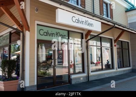 Calvin Klein Store Vordereingang im McArthur Glen Designer Outlet in Richmond, BC, Kanada Stockfoto