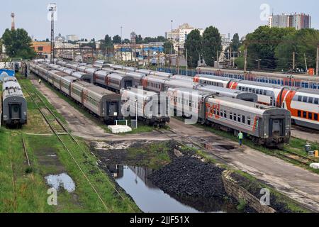 Woronesch, Russland. 25.. Juli 2022. Zugstau am Bahnhof Zastava an einem typischen Sommertag in Woronesch. Kredit: SOPA Images Limited/Alamy Live Nachrichten Stockfoto