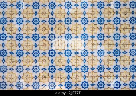 Azulejos in Portugal, Detail eines typischen Hauses, blaue Farbe Stockfoto