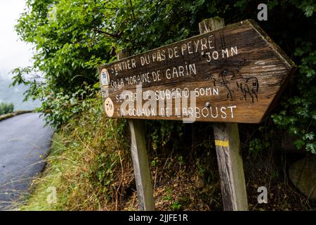 Subero-Pfad, Stadt Oô, Oczitanie, Kanton Bagnères-de-Luchon, Gebirge der Pyrenäen, Frankreich Stockfoto