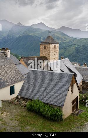 Mont Village, Louron Valley, Orkitanie, Pyrenäen-Gebirge, Frankreich Stockfoto