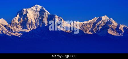 Dhaulagiri Range, Annapurna Range Sunrise, Poon Hill View Point, Ghorepani, Annapurna Conservation Area, Himalaya, Nepal, Asien Stockfoto