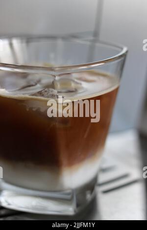 Ein Glas Eiskaffee. Erfrischende Getränke Im Sommer. Stockfoto
