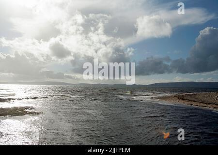 Drumadoon Bay mit Blick auf den Kilbrannan Sound am Balckwaterfoot auf der Isle of Arran North Ayrshire Schottland Stockfoto