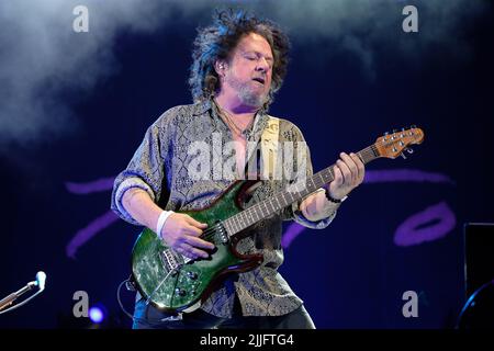 Verona, Italien. 25.. Juli 2022. Steve Lukather während DER TOTO-Dogz of Oz Tour, Musikkonzert in Verona, Italien, Juli 25 2022 Quelle: Independent Photo Agency/Alamy Live News Stockfoto