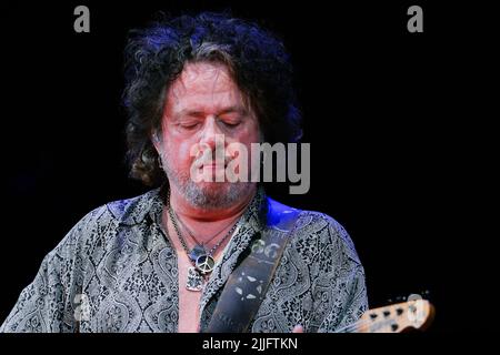 Verona, Italien. 25.. Juli 2022. Steve Lukather während DER TOTO-Dogz of Oz Tour, Musikkonzert in Verona, Italien, Juli 25 2022 Quelle: Independent Photo Agency/Alamy Live News Stockfoto