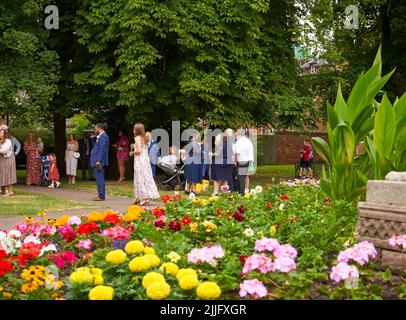 Hochzeitsfeier im Beacon Park in Lichfield, Staffordshire, Großbritannien Stockfoto