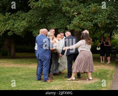 Hochzeitsfeier im Beacon Park in Lichfield, Staffordshire, Großbritannien Stockfoto