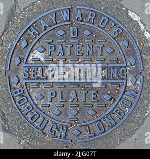 Street Grid aus London, Cast Iron, Haywards Borough London, Patent Self-Locking Plate, England, UK Stockfoto