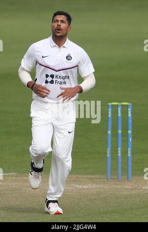 Umeset Yadav von Middlesex während des LV= County Championship-Spiels zwischen dem Durham County Cricket Club und dem Middlesex County Cricket Club am Dienstag, dem 26.. Juli 2022, im Seat Unique Riverside, Chester le Street. (Kredit: Robert Smith | MI News) Kredit: MI Nachrichten & Sport /Alamy Live News Stockfoto