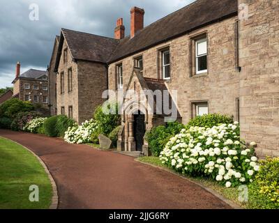 Old Deanery House ist jetzt Teil der Hereford Cathedral School in Cathedral Close Hereford Herefordshire England Stockfoto