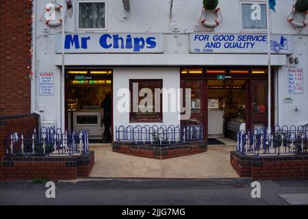 „Mr Chips“, Fisch- und Chipshop, Exterieur, Rugby, England Stockfoto