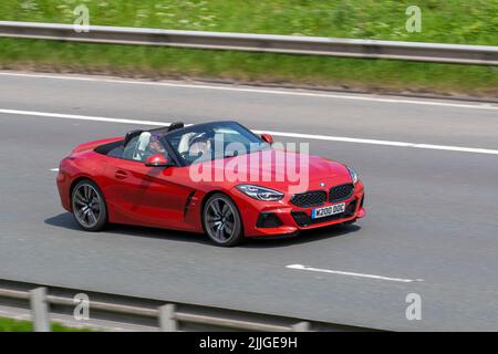 2020 Z4 SDRIVE201 M SPORT 1998cc Benziner Cabrio; unterwegs auf der M6 Motorway, Manchester, Großbritannien Stockfoto