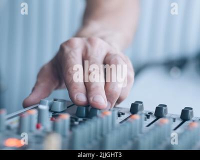 Musikproduzent professionelle Karriere Mann Sound Stockfoto