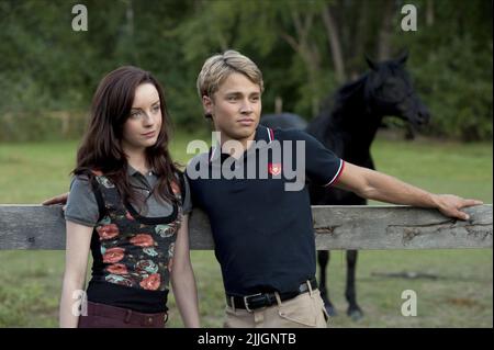 KACEY ROHL, MAX LLOYD-JONES, FLICKA: Land stolz, 2012 Stockfoto