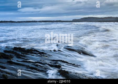 East Quantoxhead Beach am Rande der Quantock Hills entlang des Bristol Channel, Somerset, England. Stockfoto