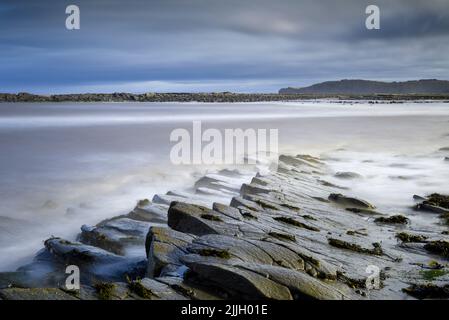 East Quantoxhead Beach am Rande der Quantock Hills entlang des Bristol Channel, Somerset, England. Stockfoto