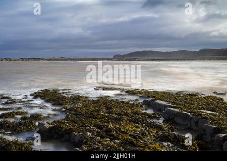 East Quantoxhead Beach am Rande der Quantock Hills entlang des Bristol Channel, Somerset, England. Stockfoto