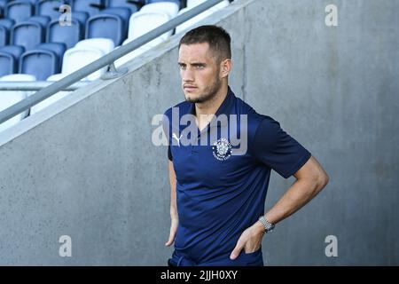 Jerry Yates #9 von Blackpool kommt im Kellamergh Park an, der Heimat von AFC Fylde Stockfoto