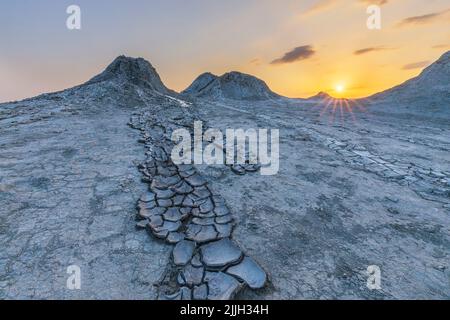 Schlammvulkane in den Bergen von Gobustan Stockfoto