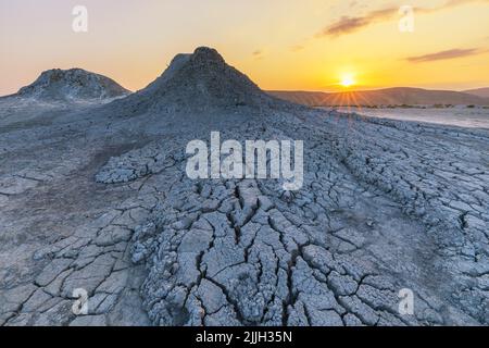 Schlammvulkane in den Bergen von Gobustan Stockfoto