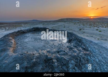 Schlammvulkane in den Bergen von Gobustan Stockfoto