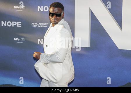 Berlin, Deutschland. 26.. Juli 2022. Schauspieler Daniel Kaluuya kommt zur deutschen Premiere des Spielfilms 'Nope' im Zoo-Palast. Der Film wird am 11. August 2022 in Deutschland eröffnet. Quelle: Jörg Carstensen/dpa/Alamy Live News Stockfoto